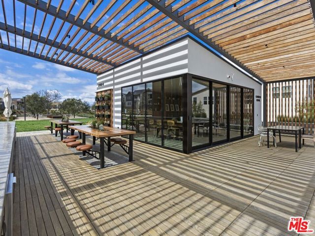 27457 Flycatcher Place, Valencia CA: https://media.crmls.org/mediaz/79816b40-0daa-44de-920a-c7d82fee5b2a.jpg