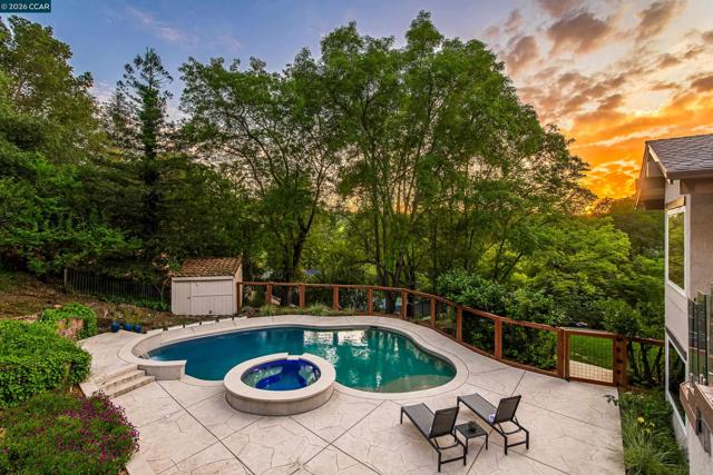 Image 47 of 52 For 1006 Howard Hills Rd