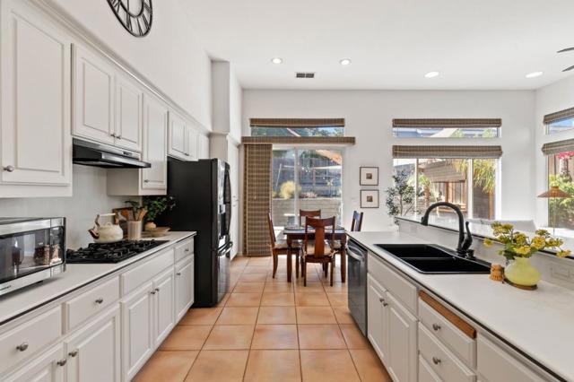 1476 Senegal Court, Gilroy CA: https://media.crmls.org/mediaz/7981bbc3-a334-48dd-ae50-2254bfb59f93.jpg