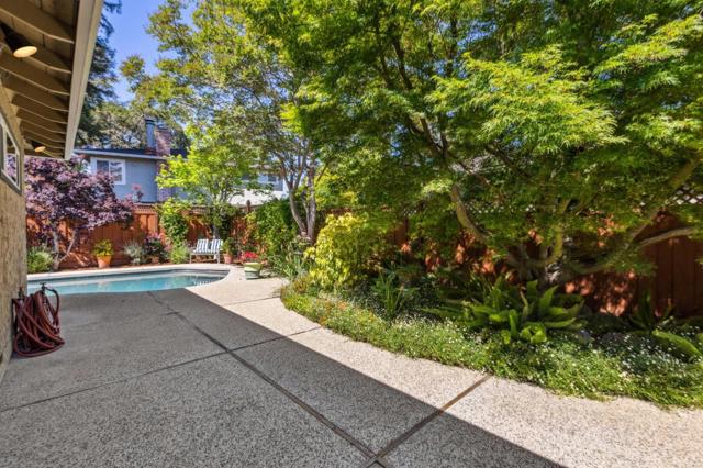 1275 Covington Road, Los Altos CA: https://media.crmls.org/mediaz/79821aec-8b27-413d-bd73-8eb957aeb571.jpg