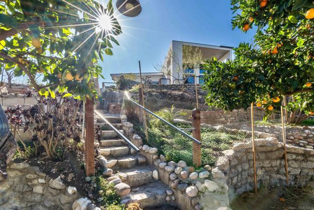 9226 Briercrest Dr, La Mesa CA: https://media.crmls.org/mediaz/79824574-dee0-40f2-a6f3-052cc68de839.jpg