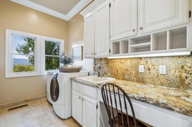 9540 Via Del Oro, Gilroy CA: https://media.crmls.org/mediaz/7982e91b-b72e-4d67-998a-b0525a288a99.jpg