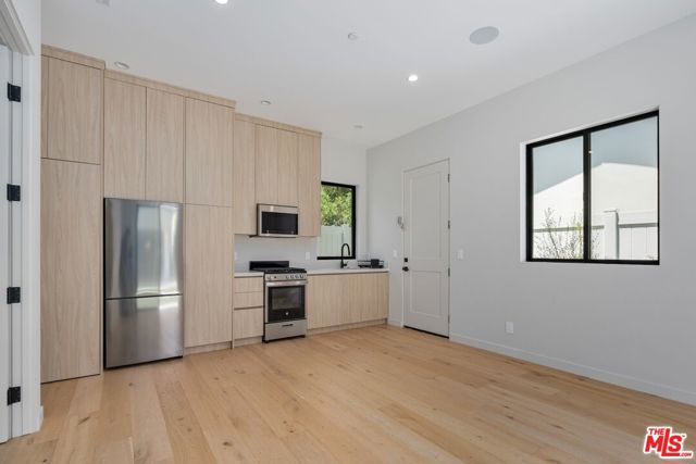 4647 Morse Avenue, Sherman Oaks CA: https://media.crmls.org/mediaz/7982f075-e44b-47bb-9ad5-55c7e6ee0606.jpg