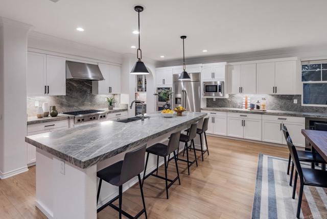 Detail Gallery Image 16 of 44 For 7393 Sitio Lima, Carlsbad,  CA 92009 - 4 Beds | 4/1 Baths