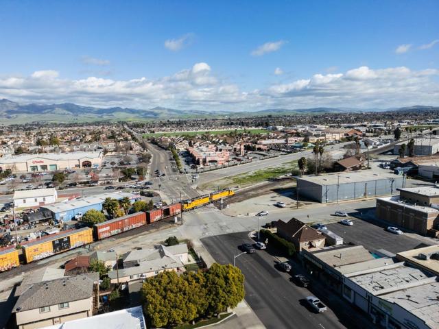 220 Fourth Street, Hollister CA: https://media.crmls.org/mediaz/798318f0-1f2c-4208-8664-3d43e4239f41.jpg
