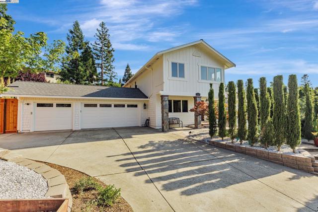 324 Merrilee Place, Danville CA: https://media.crmls.org/mediaz/7983eef2-71a2-4530-9f6a-37fdd12eeb41.jpg