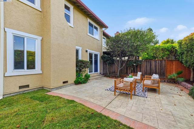 2907 Wilson Cmn, Fremont CA: https://media.crmls.org/mediaz/79841326-fa5d-4879-8e2e-e3cf78bfef1f.jpg