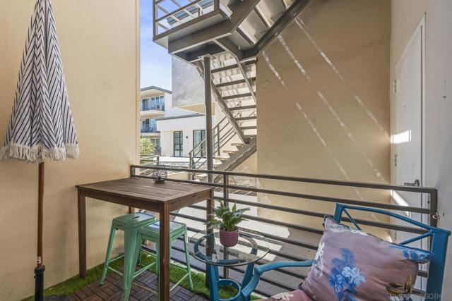 1021 Scott St, San Diego CA: https://media.crmls.org/mediaz/798469ae-6d77-4b85-95eb-3b6bfda3d783.jpg