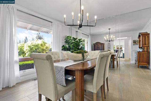 120 Heritage Oaks Pl, Alamo CA: https://media.crmls.org/mediaz/7984e6c4-76c6-4532-8875-ef0f76e3f597.jpg