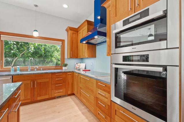 989 Lane Avenue, Mountain View CA: https://media.crmls.org/mediaz/7984f2ee-c464-46f2-921a-74ca4626d532.jpg