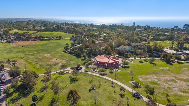 1007 Genie Ln, Cardiff by the Sea CA: https://media.crmls.org/mediaz/7985ecbc-6a8f-4489-a5fd-2a91f8341efd.jpg