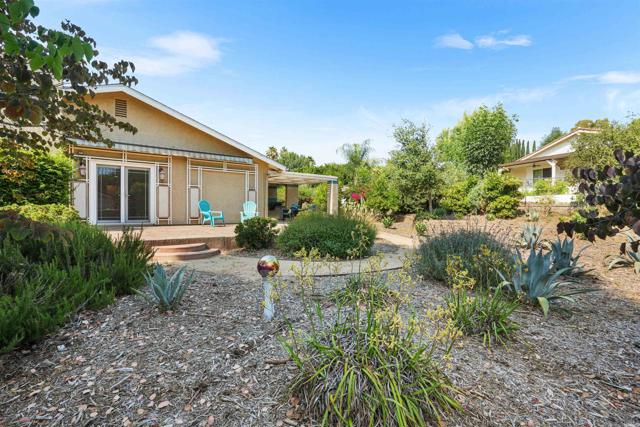 549 Eldorado Drive, Escondido CA: https://media.crmls.org/mediaz/79863e8e-e9f1-4150-8600-ee013f1f241a.jpg
