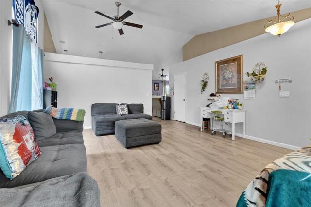 981 Marne Drive, Hollister CA: https://media.crmls.org/mediaz/798697be-e666-42f8-bc03-1e8c2eee599a.jpg