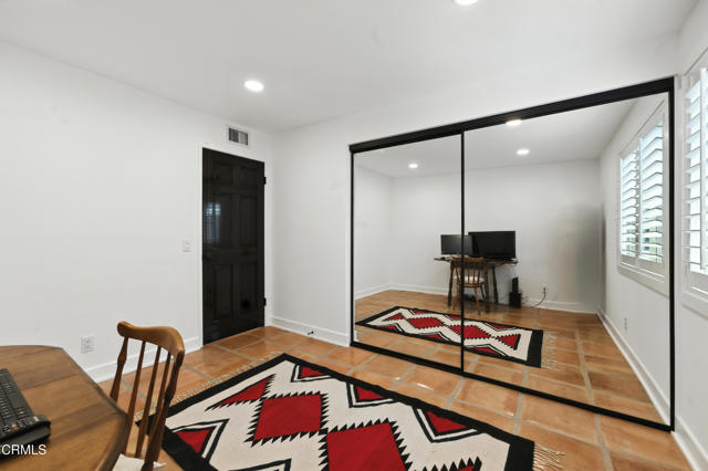 2161 Lathan Avenue, Camarillo CA: https://media.crmls.org/mediaz/79872946-f972-4296-b3c8-f25e4ba48e09.jpg