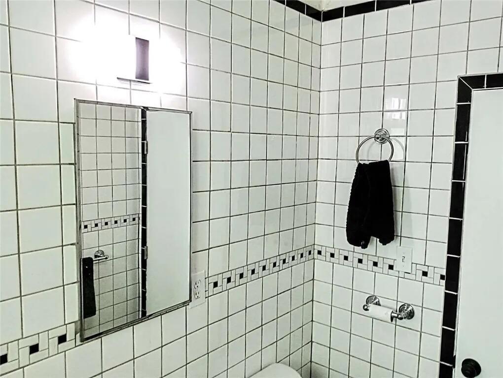 https://media.crmls.org/mediaz/798765c7-aee0-42ed-b4c0-1c6002c59fe7.jpg?preset=X-Large