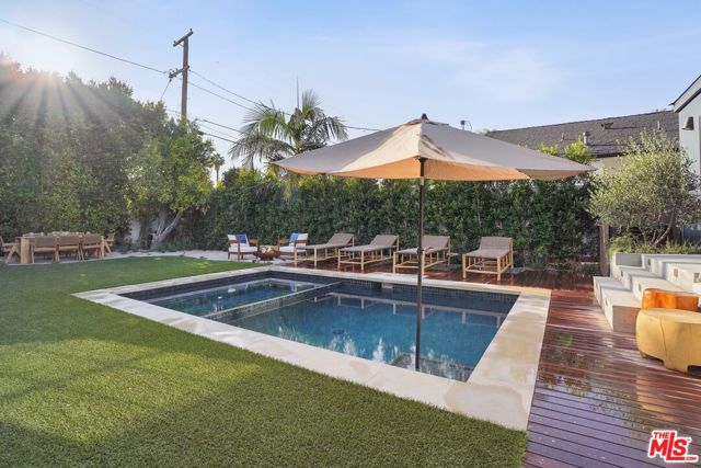 4539 Atoll Avenue, Sherman Oaks CA: https://media.crmls.org/mediaz/79876a18-c563-4001-a5d5-9a1e1c9e1cd7.jpg