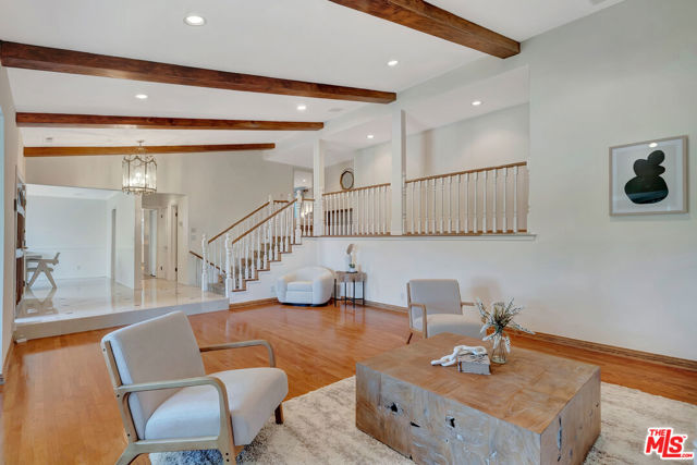 5025 Delita Place, Woodland Hills CA: https://media.crmls.org/mediaz/79876d82-7005-4bd7-9f26-f6508a90ffb7.jpg