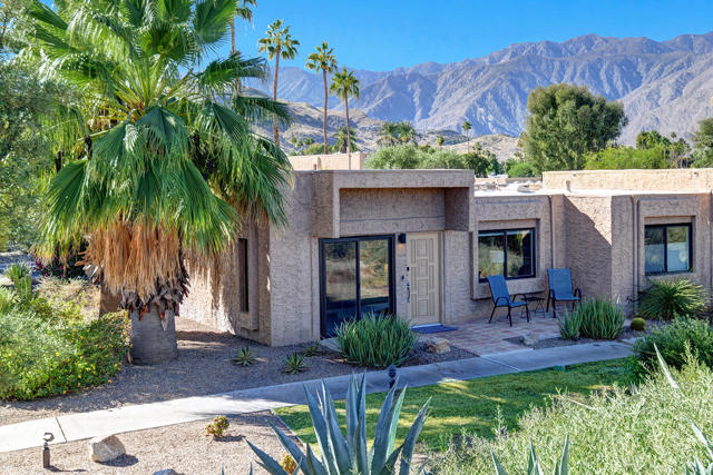 2101 Los Patos Drive, Palm Springs CA: https://media.crmls.org/mediaz/79885400-264a-4f44-b205-274490c49ab6.jpg