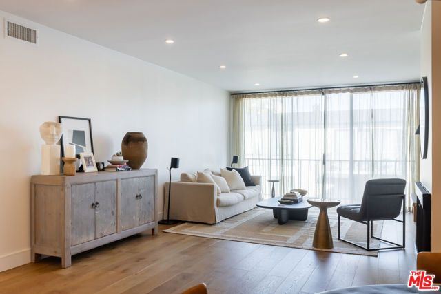 1351 N Crescent Heights Boulevard, West Hollywood CA: https://media.crmls.org/mediaz/7988a6a2-23ec-46ac-86b9-11da7f7e2f01.jpg