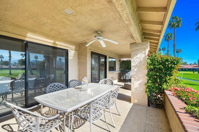 153 Camino Arroyo N, Palm Desert CA: https://media.crmls.org/mediaz/7989054b-cb46-4439-8fae-105ead77c3cd.jpg