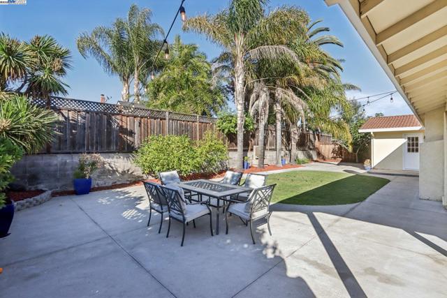 35120 Cardiff Street, Newark CA: https://media.crmls.org/mediaz/798a085d-d0bf-4bd4-a2ba-a4e9c49dd56b.jpg