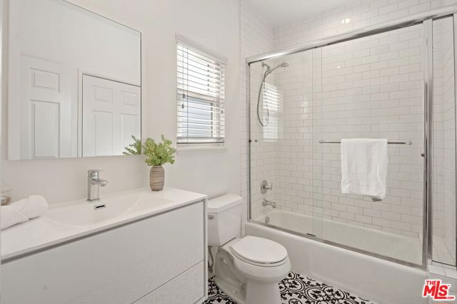 4 Bed Home for Sale in Sherman Oaks, California