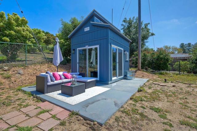 660 Via Rancho Pkwy, Escondido CA: https://media.crmls.org/mediaz/798adda0-04e0-42e8-ade7-f252b5849201.jpg