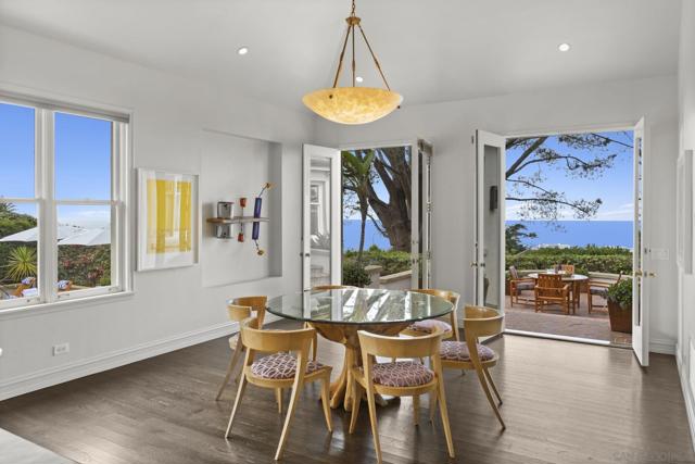 1515 El Camino Del Teatro, La Jolla CA: https://media.crmls.org/mediaz/798b5daf-c1bd-4866-afbd-2ff286a06a50.jpg