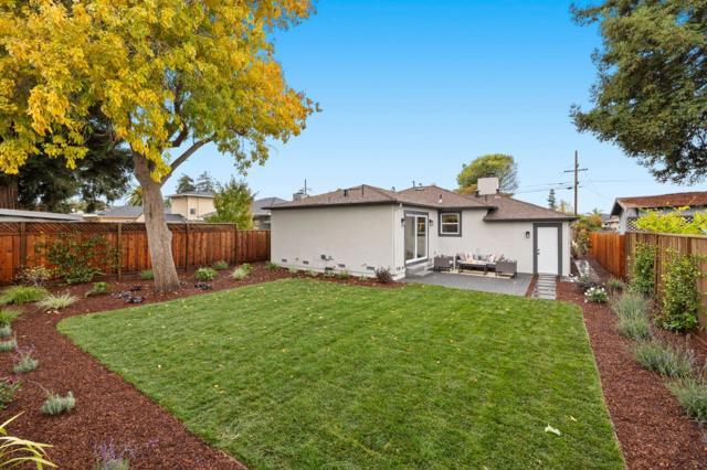 840 8th Avenue, Redwood City CA: https://media.crmls.org/mediaz/798b9df5-7aa9-450a-8b42-138cab0148c0.jpg