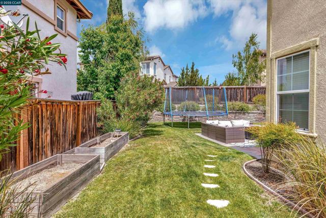 1489 Menton St, Danville CA: https://media.crmls.org/mediaz/798bc33d-3ecb-4a36-8093-97949ae1d1ee.jpg