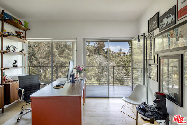 6150 Mulholland Highway, Los Angeles CA: https://media.crmls.org/mediaz/798bd3c1-87af-45e9-b83a-7f74c83fcc55.jpg