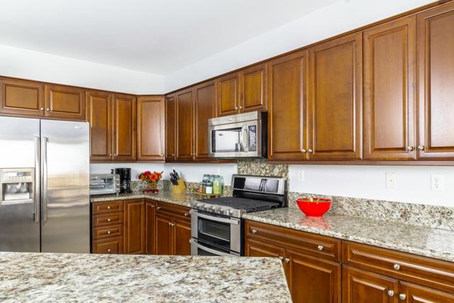 81098 Avenida Vidrio, Indio CA: https://media.crmls.org/mediaz/798bef53-2bbb-4f8f-901b-876d02dd113a.jpg