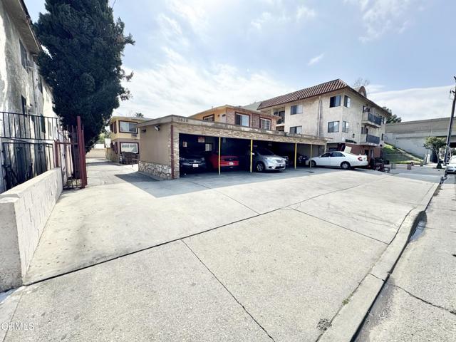 15624 Vanowen Street, Van Nuys CA: https://media.crmls.org/mediaz/798cf9cd-78a7-4f7d-88ab-9d9dfcf46ae0.jpg