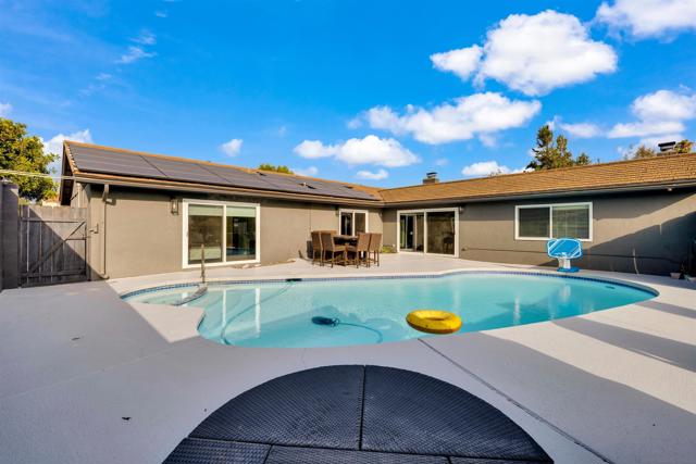 3716 Duffy Way, Bonita CA: https://media.crmls.org/mediaz/798d2b8d-e314-4942-a383-104de1378995.jpg
