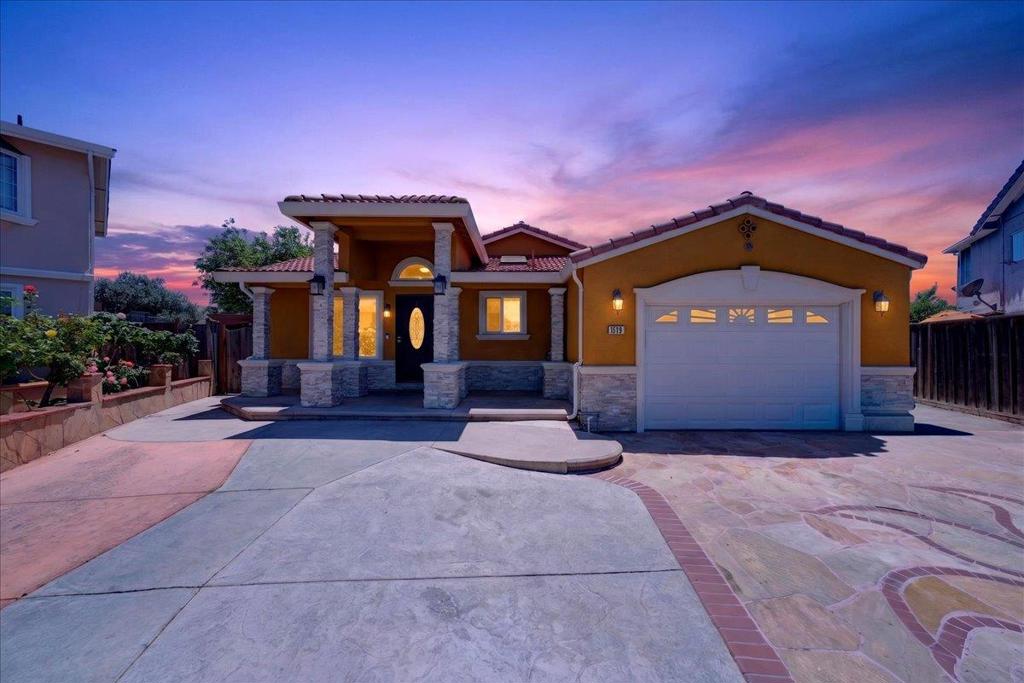 1519 Mount Everest Court