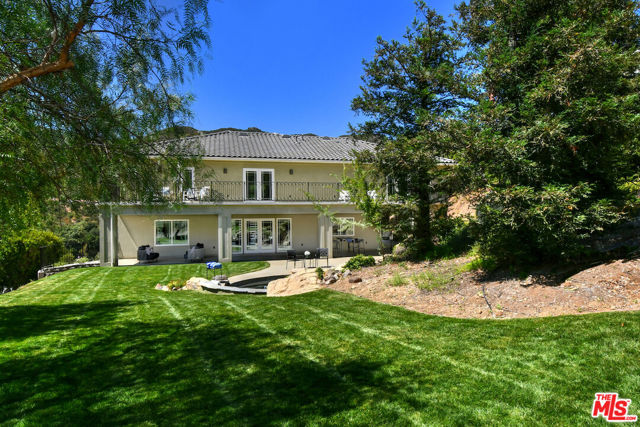 29677 Mulholland Highway, Agoura Hills CA: https://media.crmls.org/mediaz/798e6073-fe60-43fd-a652-20fcf53160e5.jpg