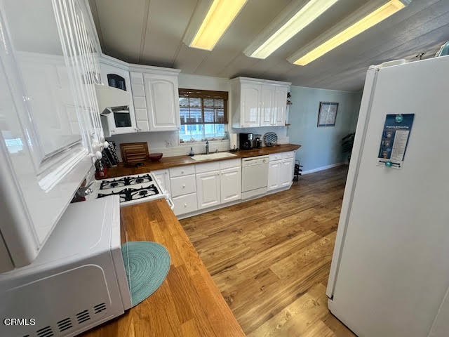 4501 W Channel Islands Boulevard, Oxnard CA: https://media.crmls.org/mediaz/7990bffc-935a-46a3-86bb-4bbbbe0d4bea.jpg