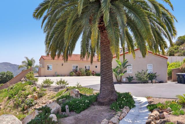 944 Rainbow Crest Road, Fallbrook CA: https://media.crmls.org/mediaz/7990c81e-bb0b-4e2d-ae57-ecbe17be67af.jpg