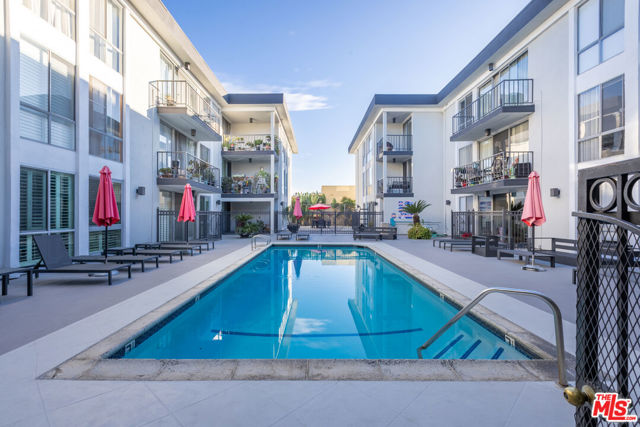 1351 N Crescent Heights Boulevard, West Hollywood CA: https://media.crmls.org/mediaz/7990d9e1-1111-4853-9525-92b3fe89790f.jpg