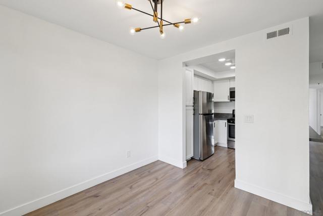 2077 Lakeridge Circle, Chula Vista CA: https://media.crmls.org/mediaz/79913501-9c78-4cf3-ba2a-d726ff6270c3.jpg