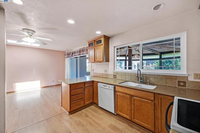 426 El Caminito, Livermore CA: https://media.crmls.org/mediaz/79913def-2ede-4c54-b4cc-c3e558b418ea.jpg