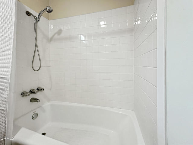 Detail Gallery Image 9 of 13 For 595 N Los Robles Ave #10,  Pasadena,  CA 91101 - 0 Beds | 1 Baths
