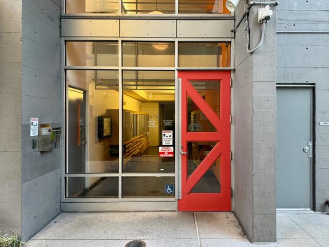 888 7th Street, San Francisco CA: https://media.crmls.org/mediaz/79921f4b-9442-42da-b9bc-86229d756aef.jpg