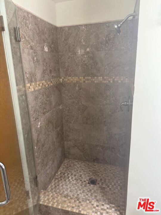 9333 Swinton Avenue, North Hills CA: https://media.crmls.org/mediaz/7992c25d-653c-4c6c-a0ed-59d5b509f503.jpg