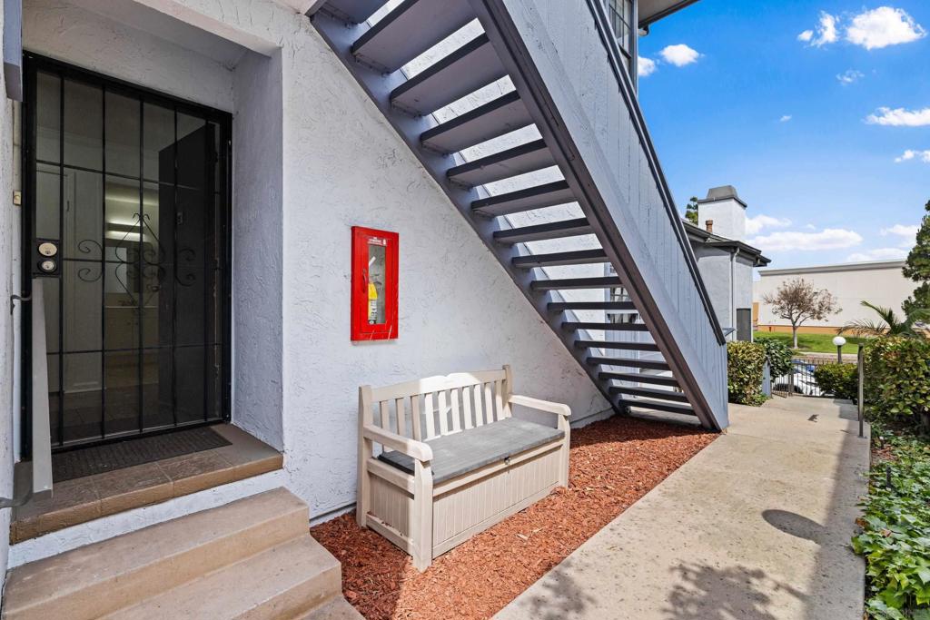 3209 Midway Dr - photo 2