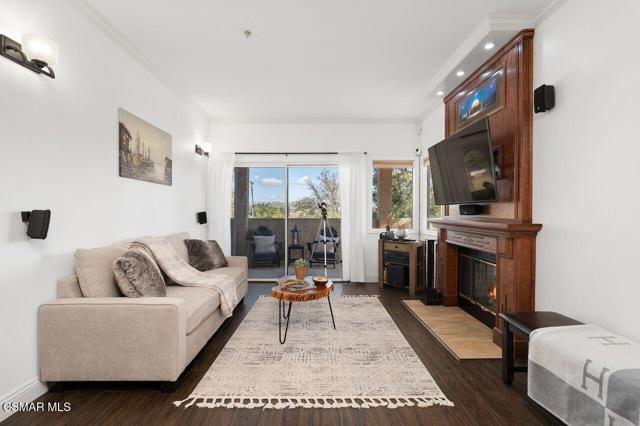 2716 Borchard Road, Newbury Park CA: https://media.crmls.org/mediaz/7992ed4f-e700-476e-89fa-d412dd024271.jpg
