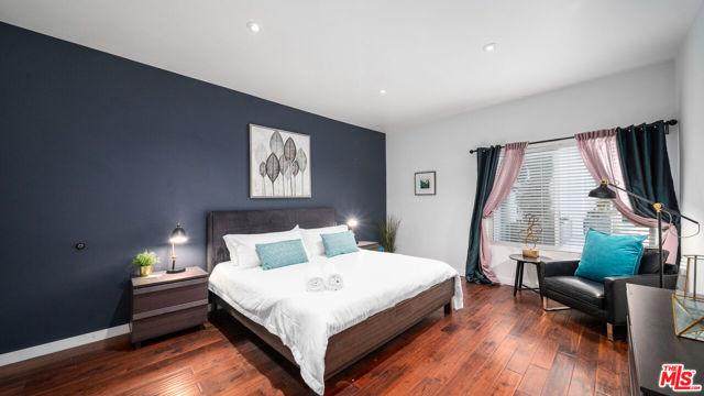 1818 Thayer Avenue, Los Angeles CA: https://media.crmls.org/mediaz/799379d1-26d8-4a07-93a3-9ee11aa089ae.jpg