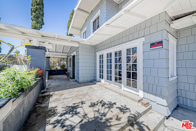 5633 La Mirada Avenue, Los Angeles CA: https://media.crmls.org/mediaz/7993cf21-cc4d-44d1-b673-ef70da4351f1.jpg