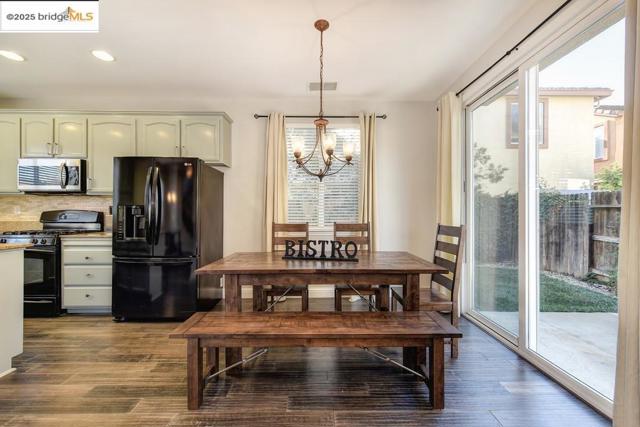 Image 8 of 43 For 390 Caravaggio Cir