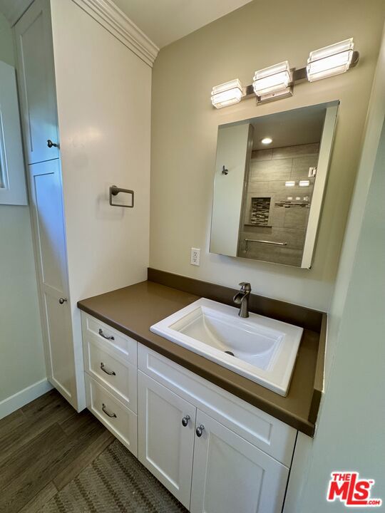 10740 Aqua Vista Street, Studio City CA: https://media.crmls.org/mediaz/7994743b-c356-42d3-a22a-e5a18269964c.jpg